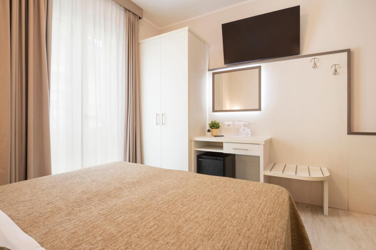 Echotel Hotel